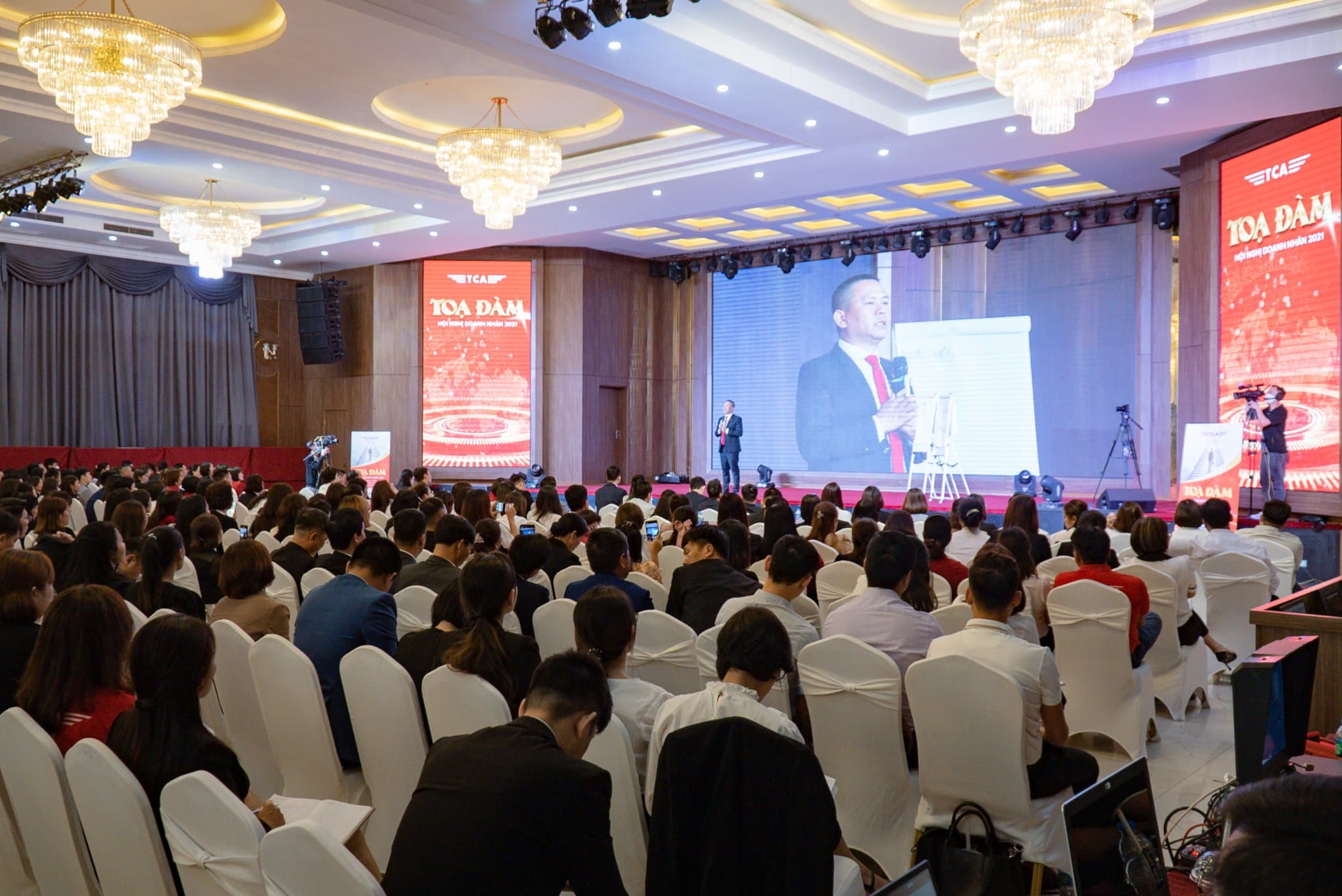 Toàn cảnh hội trường Tọa Đàm Hội Nghị Doanh Nhân 2021 — TCA